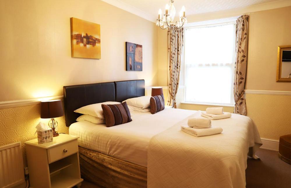 The Thornhill 3*